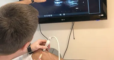 Ultralydscanning med injeksjon.